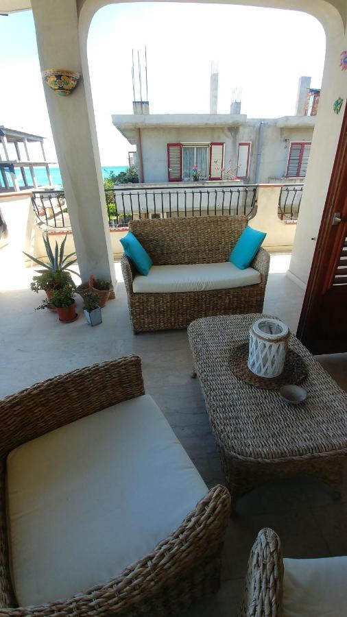B&B Nereidi Мелито ди Порто Салво Екстериор снимка